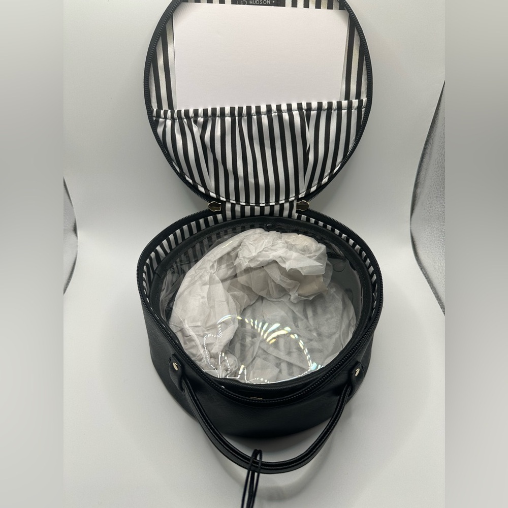 Hudson Bleecker Preto Nomad Round Train Travel Case with Clear Inner Case NEW.